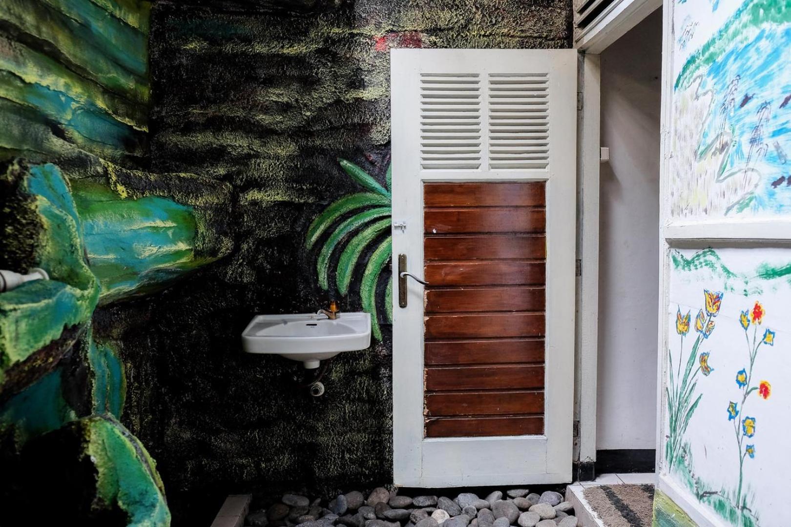 Reddoorz Plus Near Jalan Baru Bogor Exterior photo